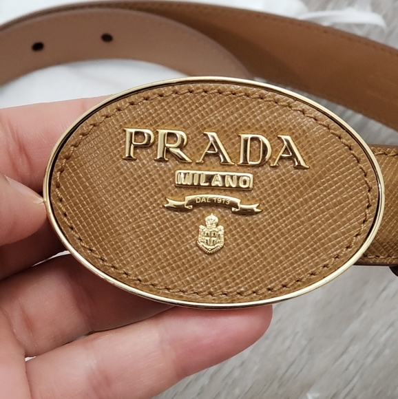 ***SOLD***100% Authentic Prada Round Logo Plate Belt brown - Picture 2 of 11